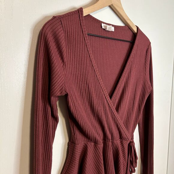 Glance Womens Burgundy Ribbed Wrap Top with Peplum Hem B40 - Picture 2 of 6